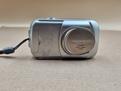 Olympus CAMEDIA D-395 3.2MP Digital Camera - Silver
