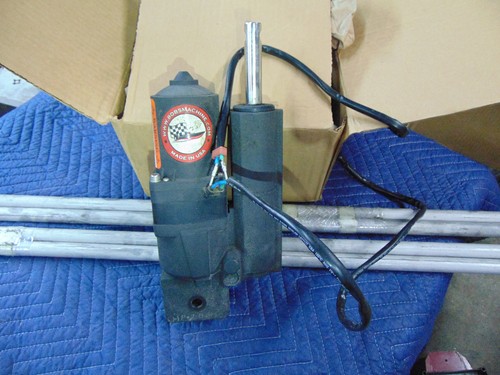 Bob’s Machine 120-120016 Hydraulic Pump FOR Action Series Jack Plate G2-5