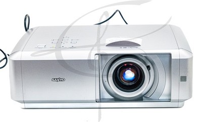 SANYO PLV-Z5 LCD Projector HDMI / VGA / S-Video Component 1280-w/ Remote- Mint