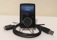 SanDisk Sansa Fuze 2 GB Video MP3 Player - Black SDMX14R-002GK-A57 