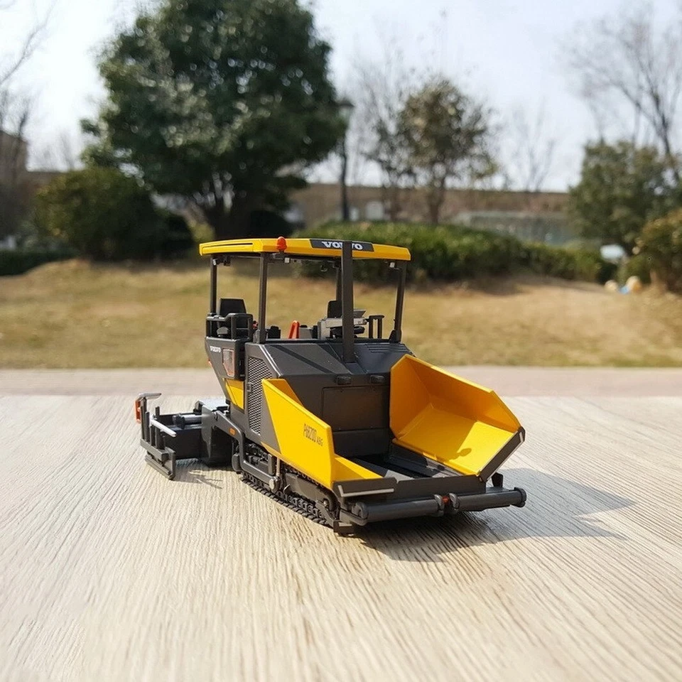 Pavimentadora de asfalto VOLVO P6820D escala 1/50 modelo fundido a presión colección juguete regalo NUEVO Foto 2 de 4