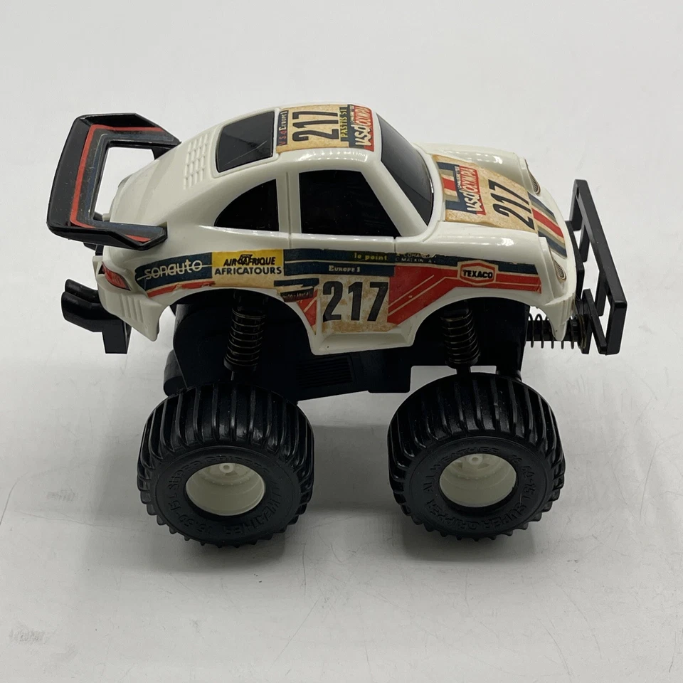 VINTAGE VTG VW BEETLE PLASTIC BRAZIL 80’S Monster Car Tires TOY As Is See Pics - Image 3 of 4