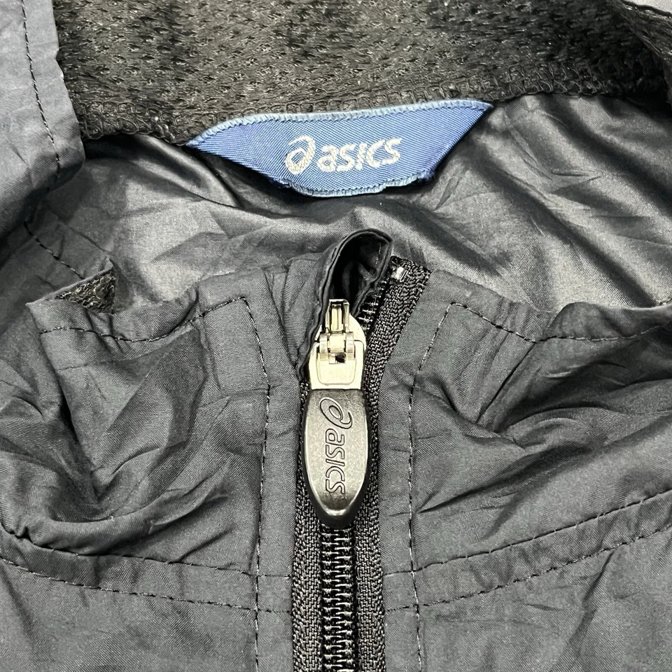 Vintage Asics windbreaker jackets one layer good condition - Image 3 of 4