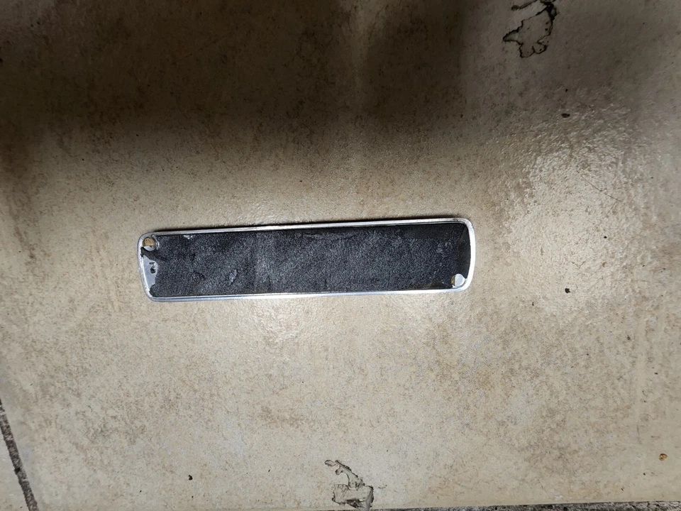 Jaguar Super V8 2004 2005 2006 2007 2008 emblema tapa maletero Foto 2 de 2