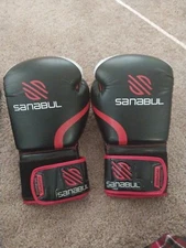 Sanabul Essential Gel Boxing Kickboxing Punching Bag Gloves Black/Pink