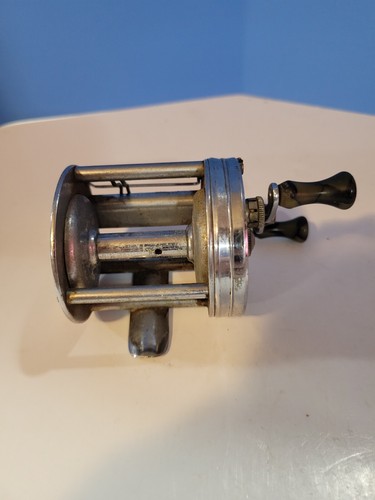 Vintage South Bend No. 550 Model G Anti Back Lash Baitcast Reel - Picture 3 of 4