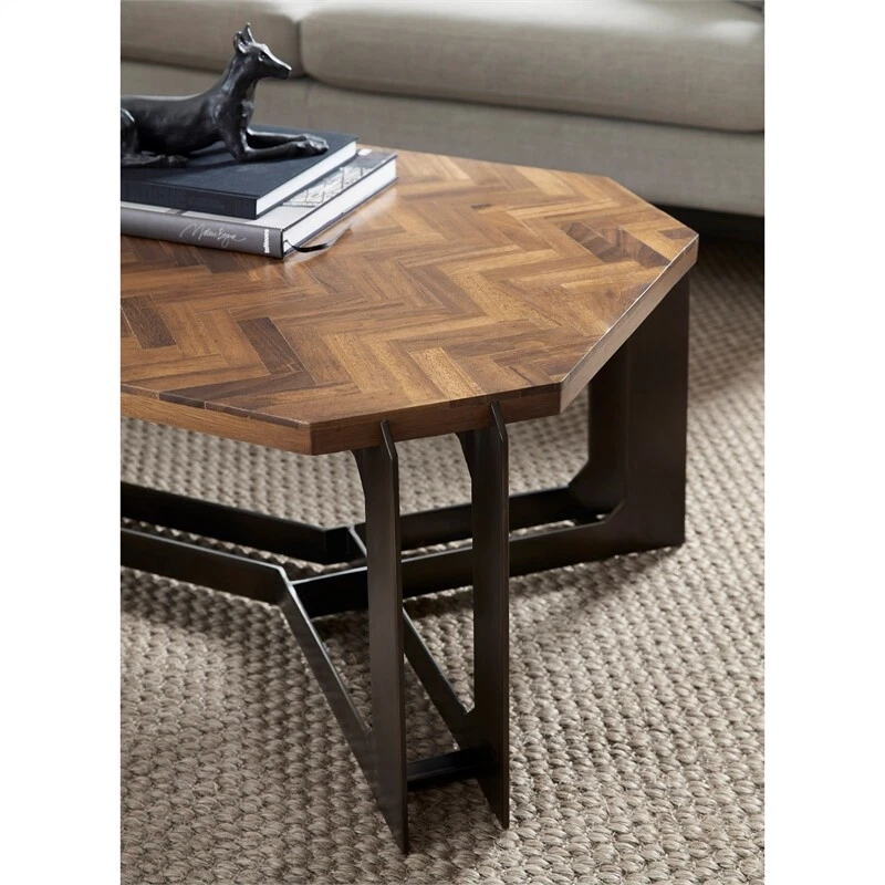 Mesa de cóctel rústica marrón con tapa de madera Chevron con base de metal de Pulaski Furniture Foto 4 de 4