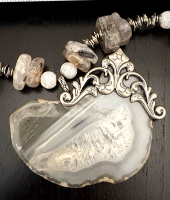 Striking 3'' Boho Agate Slice Pendant Necklace Filigree Silver Tone Statement