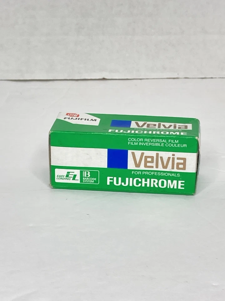 Película deslizante color FujiChrome Velvia ISO 50 para RVP 120 formato medio EXP 12/99 Foto 3 de 4