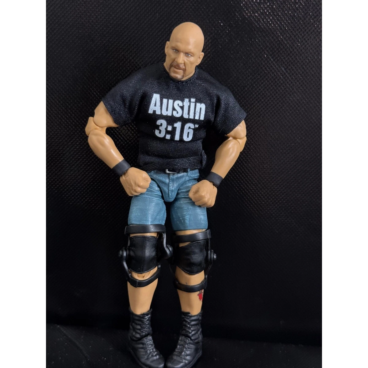 激レア WWE Stone Cold Steve Austin Figure Amazon.com: Mattel WWE “Stone Cold” Steve Austin Action Figure