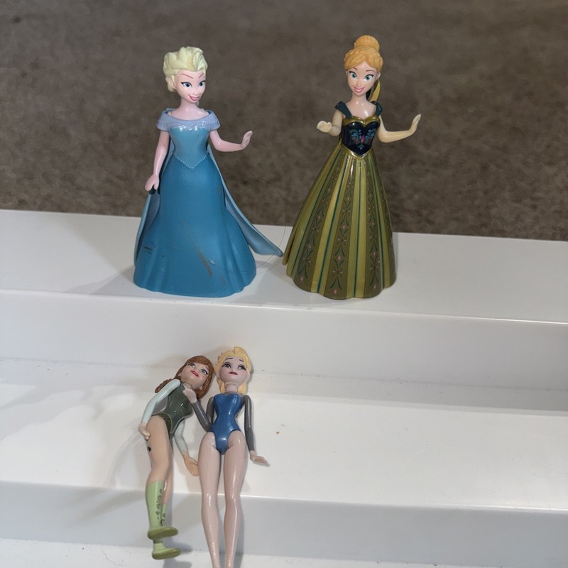 Disney Frozen Dolls.small
