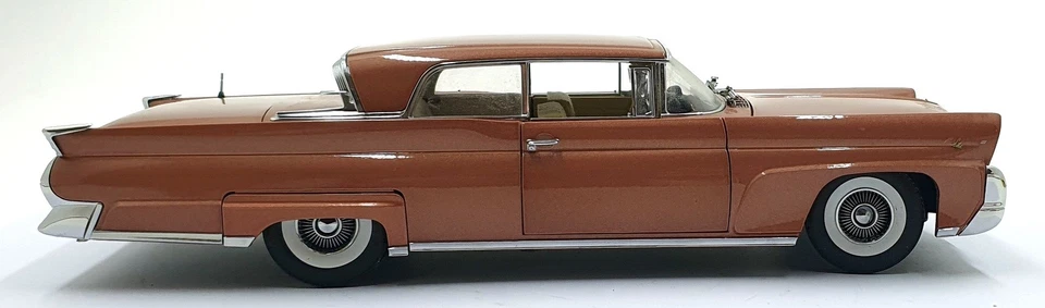 Lincoln Continental Mark III techo rígido Sun Star escala 1/18 diecast 4713 - 1958 Foto 3 de 4