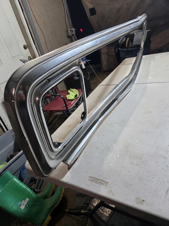 Rejilla exterior cromada para camioneta Chevy/C10 67-72 OEM usada Foto 3 de 4