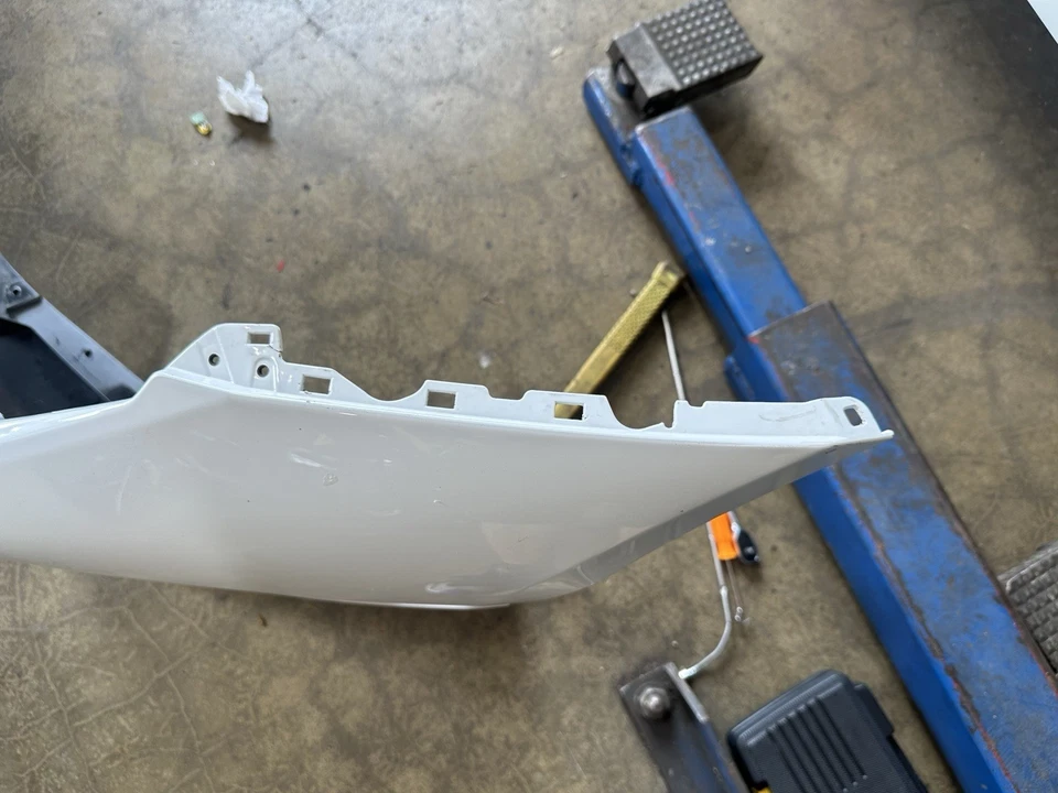 2016 2017 2018 2019 2020 Lamborghini Huracan Front Bumper Used Oem - Image 4 of 4