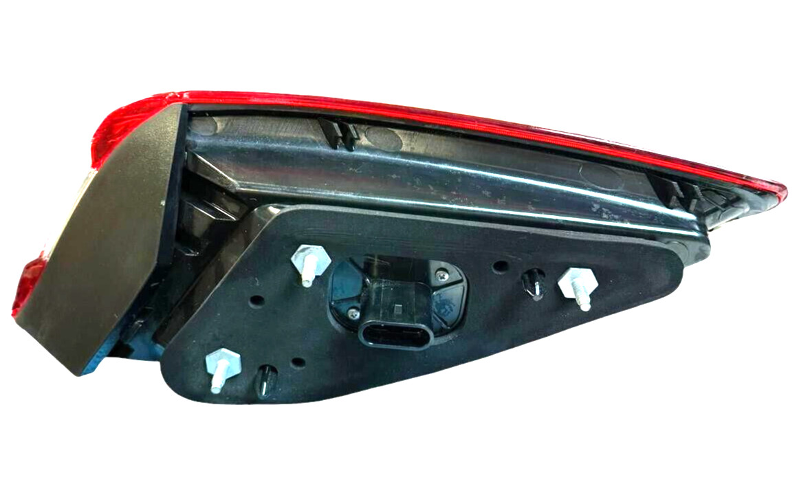 2014-2020 MASERATI QUATTROPORTE LEFT DRIVER SIDE TAIL LIGHT OUTER OEM