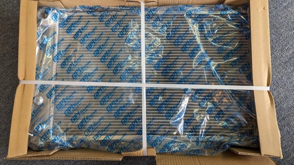 Radiador de aluminio GPI RACING 3 FILAS CHEVY 1970-1981 CAMARO 1968-1973 CHEVELLE Foto 2 de 2