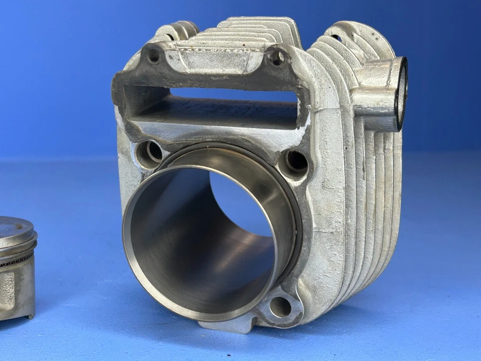 oem Yamaha 2002 TTR225 CYLINDER ASSEMBLY TOP END JUG BARREL MOTOR VALVE - Image 2 of 4