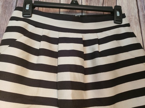 Banana Republic Skirt Size 0P Black White Striped Lined With Pockets - Picture 2 of 7
