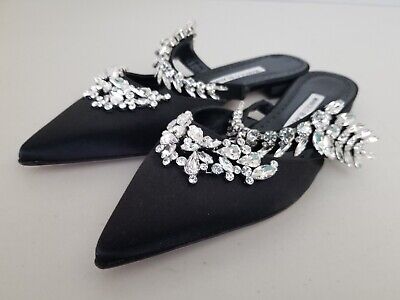 Manolo Blahnik ブラックミュール38 Manolo Blahnik Black Crystal Flower Heels IT 38 – By Mae