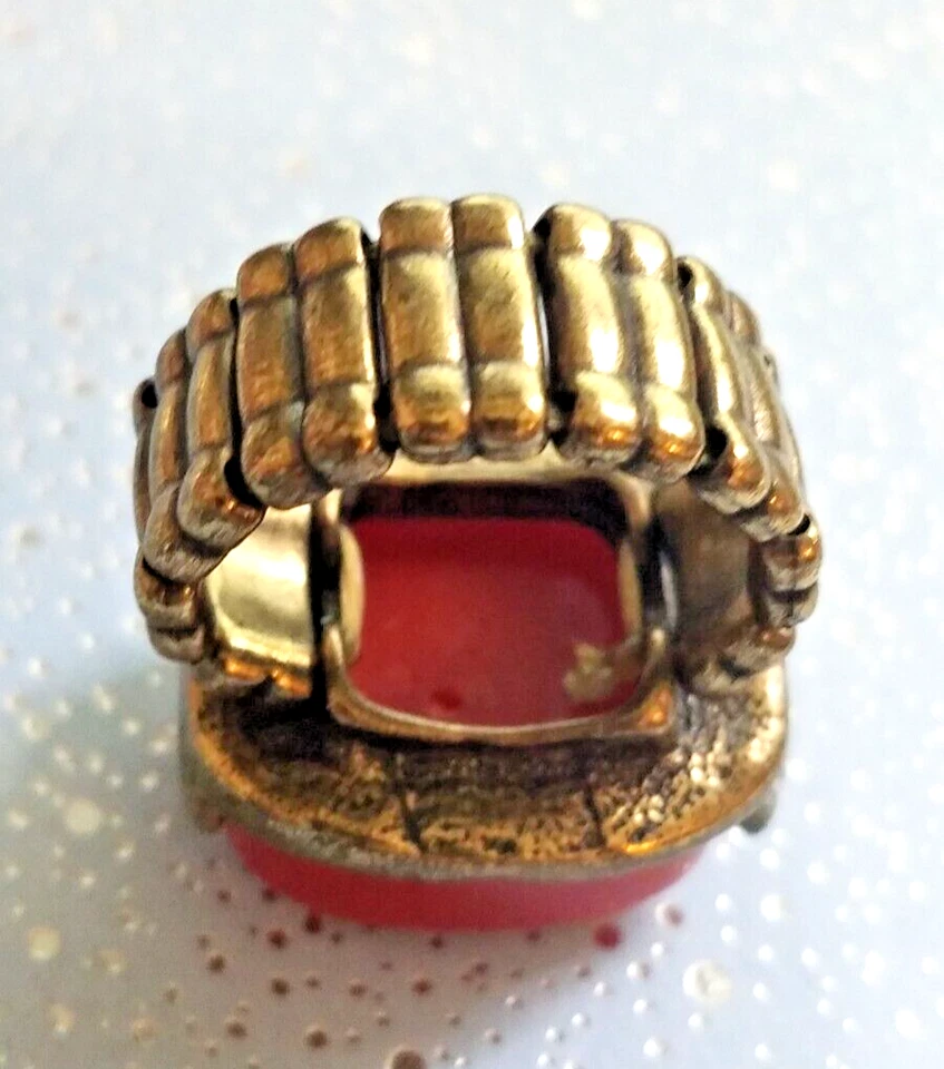 Vtg Brass Color Large Red Plastic Cabochon Stretch Ring Retro  Size 8 Costume - Image 3 of 4