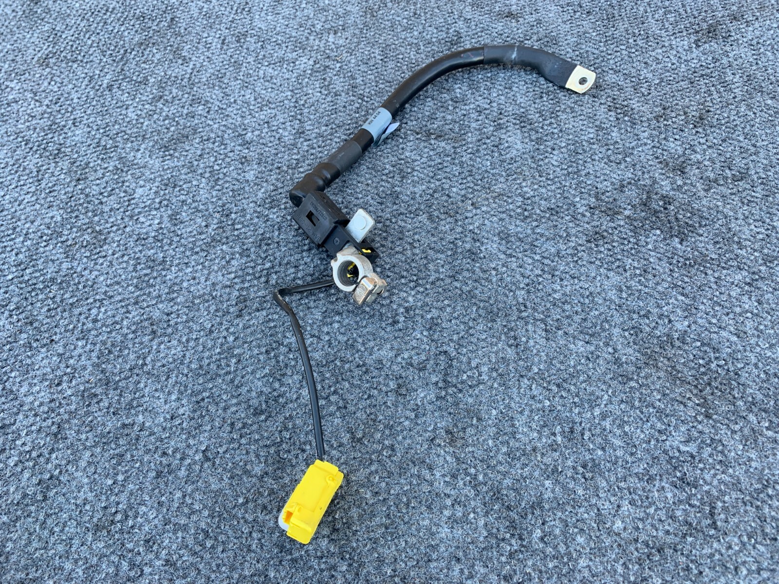 Bentley Continental GT 2004-2008 Battery terminal P/N 3W0971228