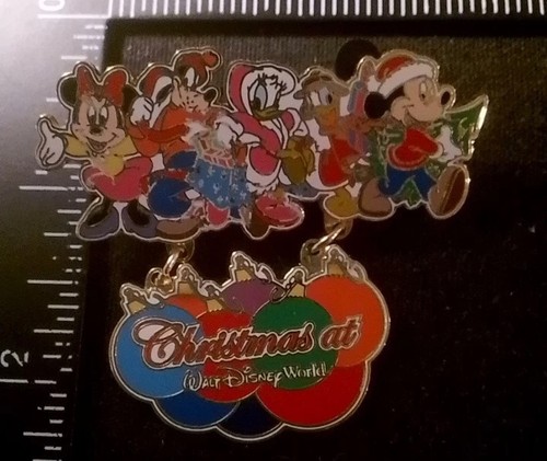 Disney Mickey Mouse Friends Dangle Pin Christmas Walt Disney World WDW LE 5000