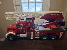 Bruder Red Mack Granite Fire Engine Truck 1:1...
