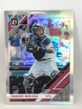 2019 OPTIC BASEBALL  Yadier Molina  #147 PRIZM SILVER HOLO CARDINALS
