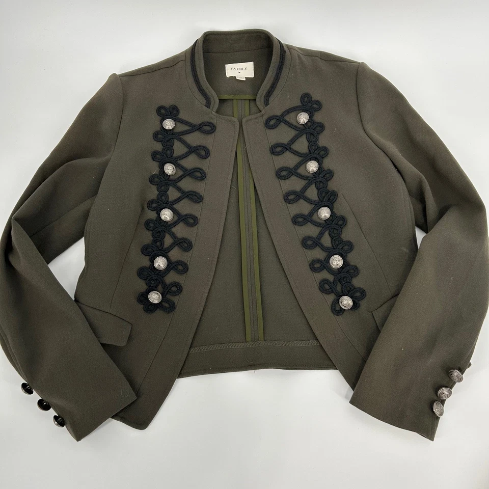 Chaqueta estilo militar EVERLY para mujer verde oliva negra detalle de botones talla S Foto 2 de 4