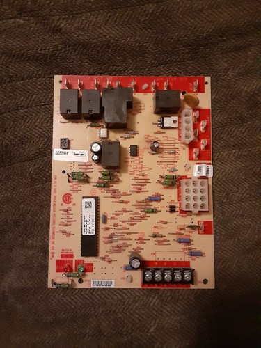 LENNOX 50A66-123-04 SureLight White Rodgers Control Circuit Board
