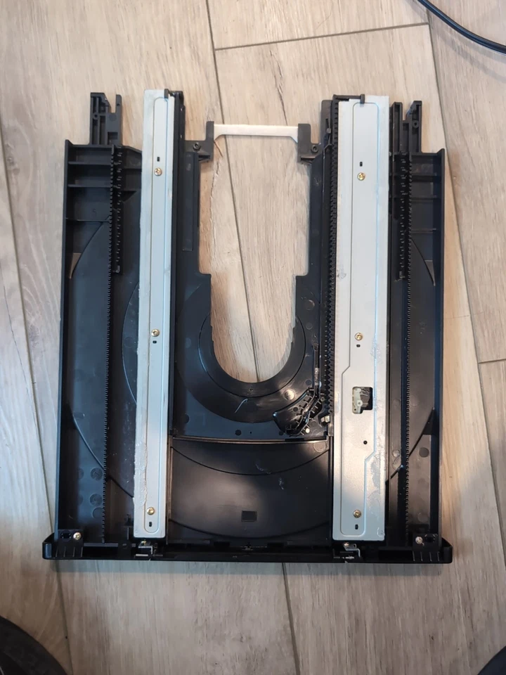 Laser Disc tray carriage from Denon LA-2300 Laserdisc player - Image 2 of 2