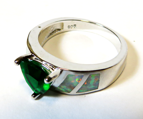 Size 6 Ring White Lab Created Fire Opal Inlay 6mm*6mm Emerald Green Stone NOS - Picture 5 of 8