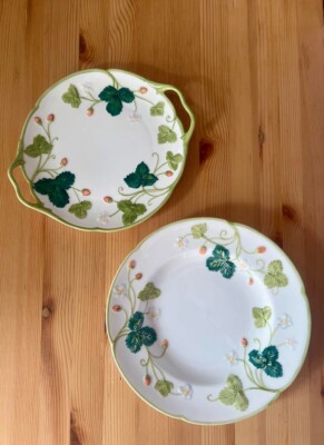 Minton Victoria Strawberry Plate 27cm Serving Plate With