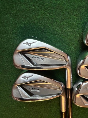 Mizuno JPX 923 HOTMETAL PRO Irons #6-9,Pw(5Clubs)/OTi75/Flex:Regular - Picture 2 of 10