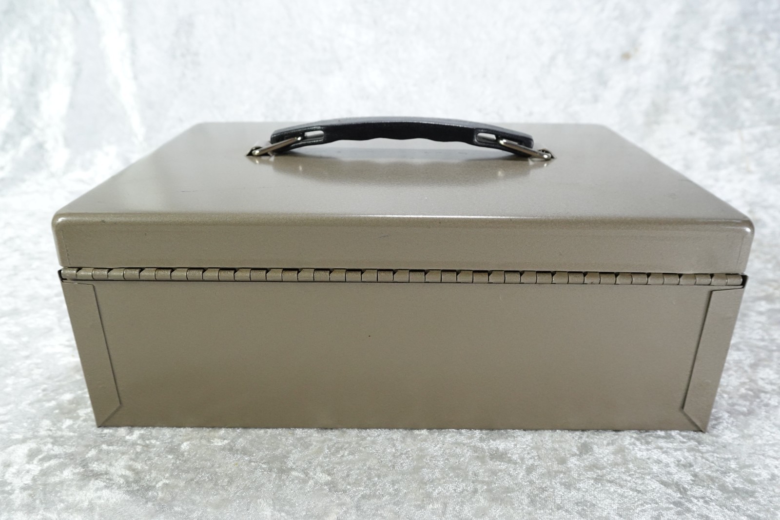 Vintage Rockaway Metal Products Corp Inwood, NY Cash Lock Box 2 Keys & Tray