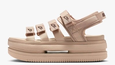Nike Icon Classic Sandals Womens Sand-Drift/ White DH0224-102 Size