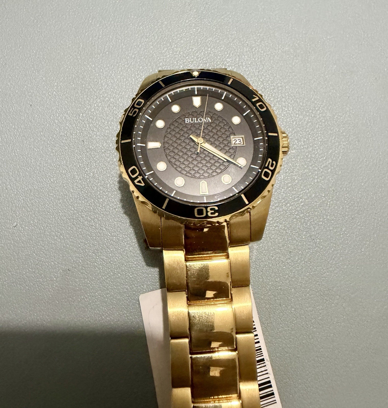 Bulova Mens Gold Tone Stainless Steel Bracelet Watch 97d121 image 3