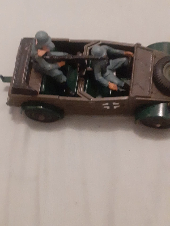 Vintage Diecast Britains Ltd Deetail Kubelwagen German WW2 Soldiers 1/32 Scale - Photo 3/4