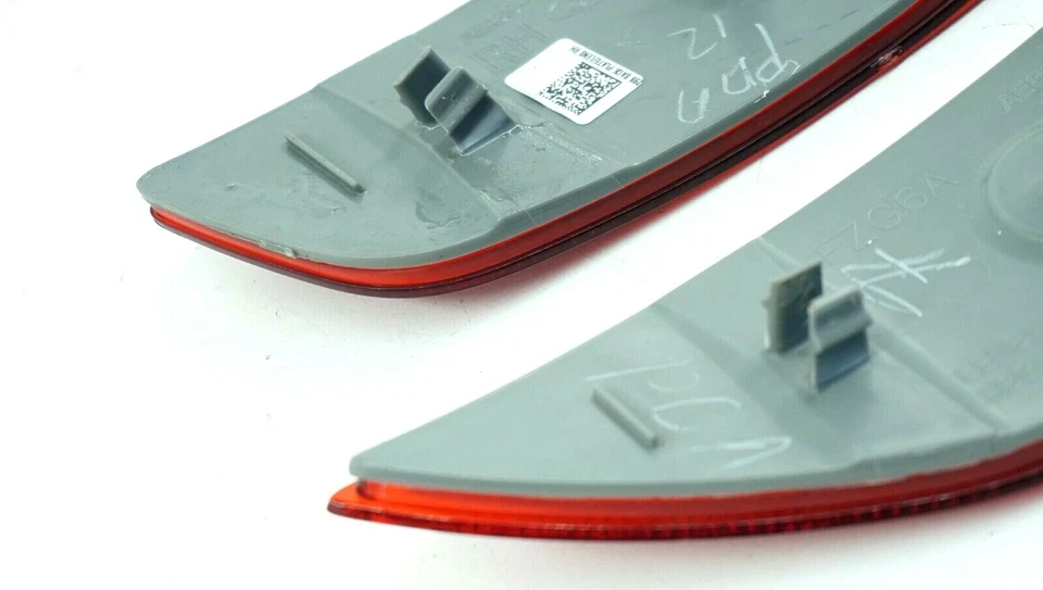 2011-2019 FORD FIESTA CONJUNTO DE LUZ REFLETORA MARCADOR DE PARA-CHOQUE TRASEIRO ESQUERDO E DIREITO FABRICANTE DE EQUIPAMENTO ORIGINAL - Imagem 3 de 4