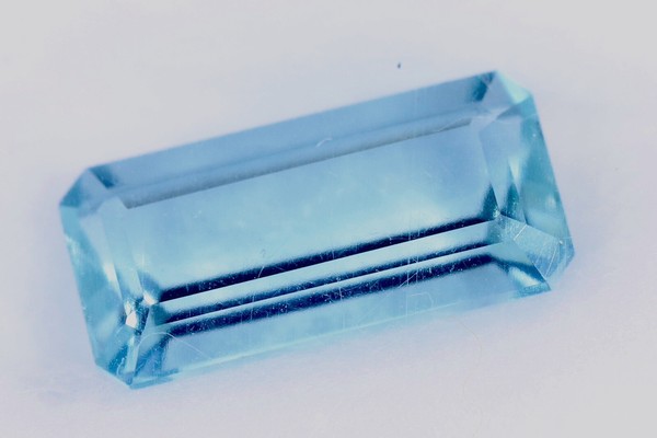 AQUAMARINE 2.96 ct. VVS. WITH GIT GEMOLOGICAL CERTIFICATE
