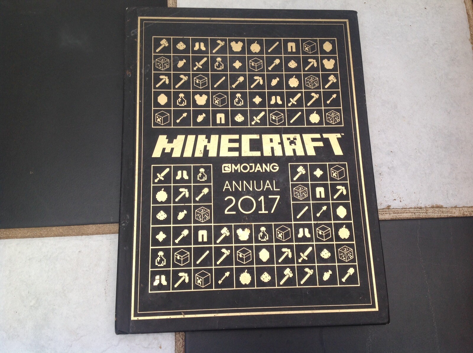 Minecraft Game Book Minecraft Annual 2017 Mojang
