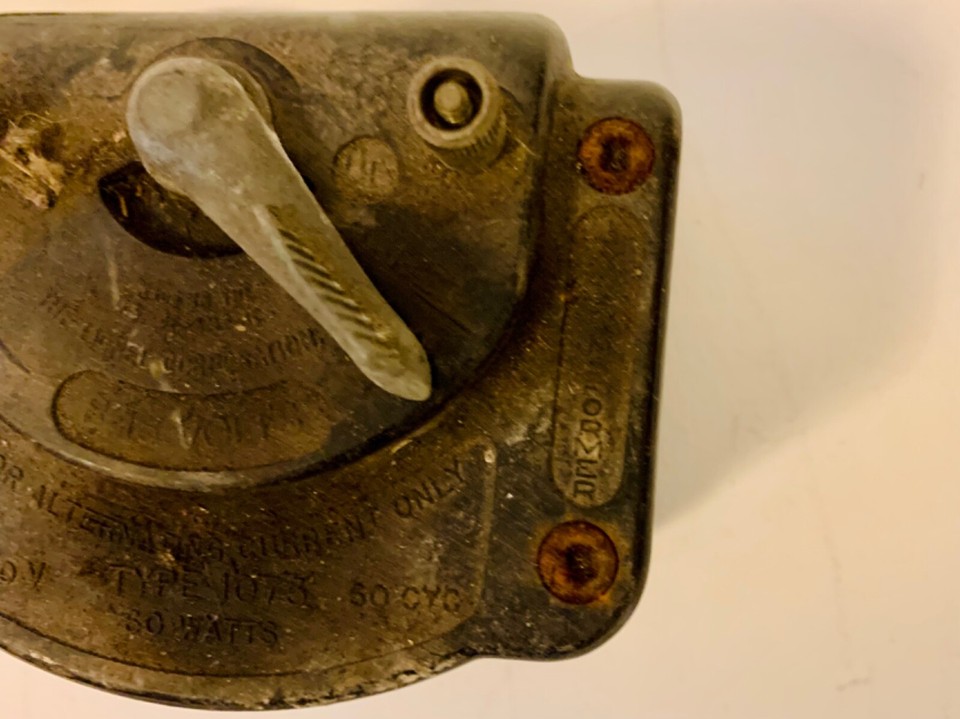 Vintage Lionel Type 1073 Train Transformer 60W 120 Volts Multivolt