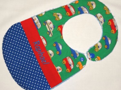 Lätzchen mit Name Autos Punkte grün blau Handmade Farbenmix 