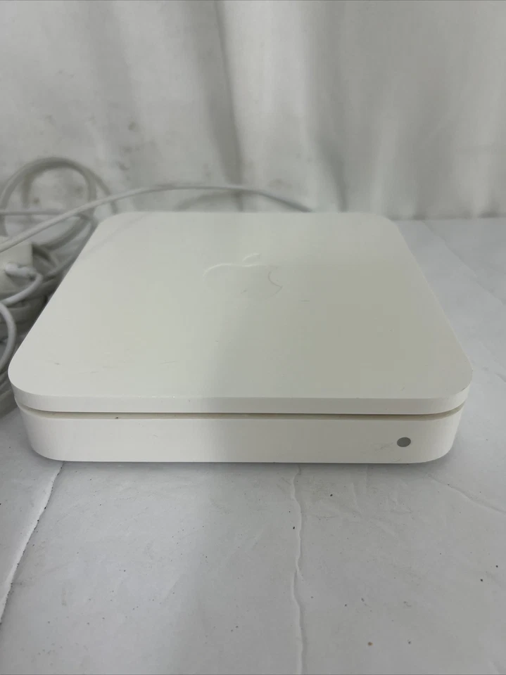 Apple Airport Extreme Base Station A1354 WiFi Router 4th Gen with Power Cord - Image 4 of 4
