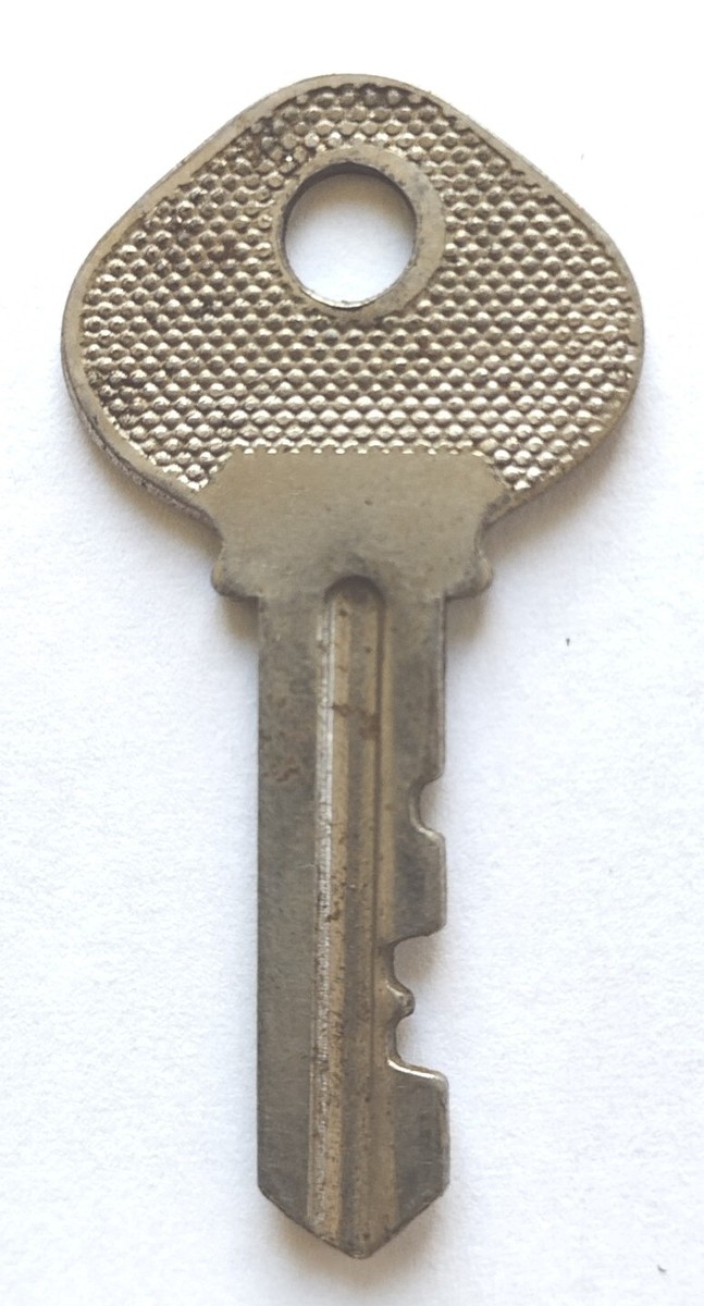 Ks★彡 Vintage Key SLAYMAKER 562 Appx 1-3/4