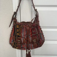 Hobo Isabella Fiore in velluto borchiato con motivo geometrico e bordo in pelle