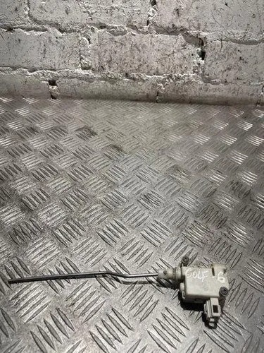 VW GOLF VI 5K1 Motor für Tankdeckelverriegelung 5K6810773 1.60 Diesel 20211669