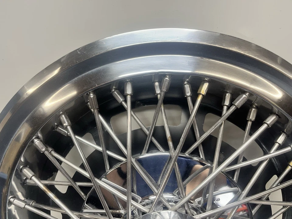 Ford Mercury Comet 1977-1979, Cougar, Granada, LTD 14" tapacubos de radios de cable Foto 4 de 4