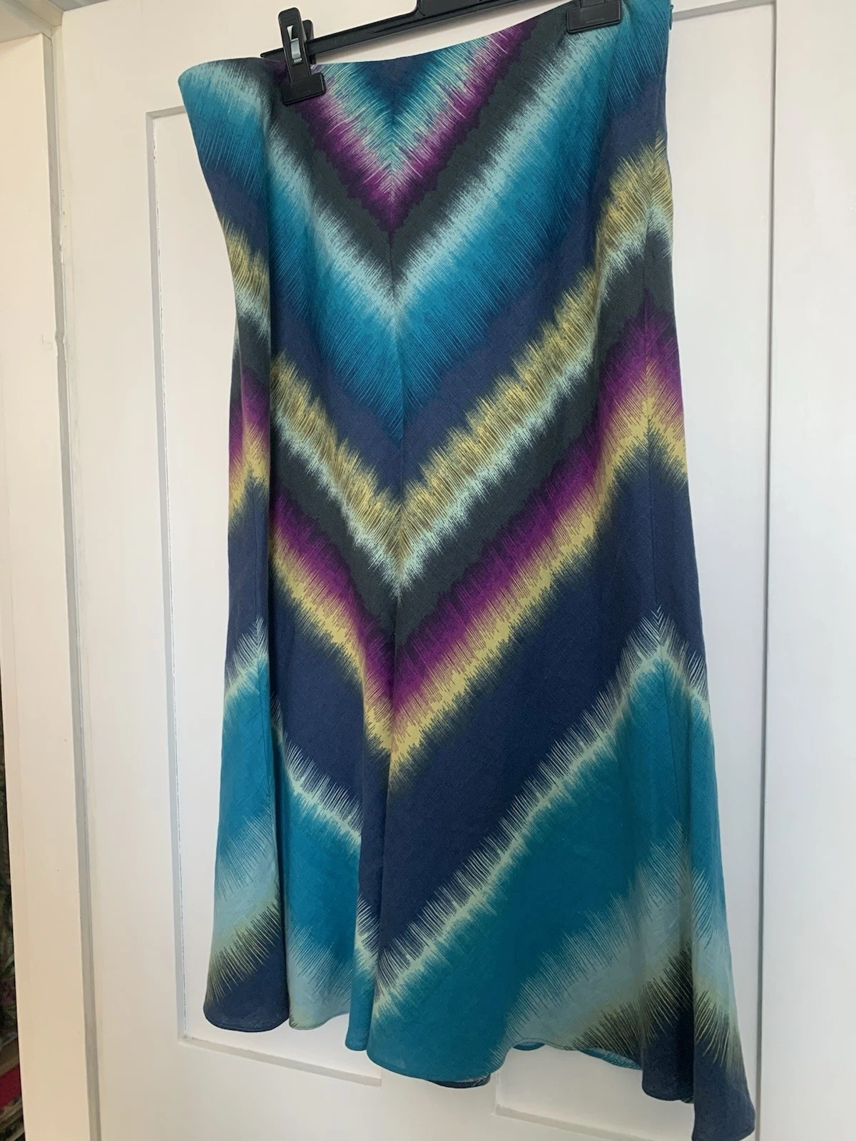 Stunning Pure Linen A-line Midi Skirt Size 14 Country Casuals BNWT
Opens in a new window or tab