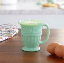 CREAMA JADE BELLEZA ATEMPORAL MUJER PIONERA NUEVA CON ETIQUETAS